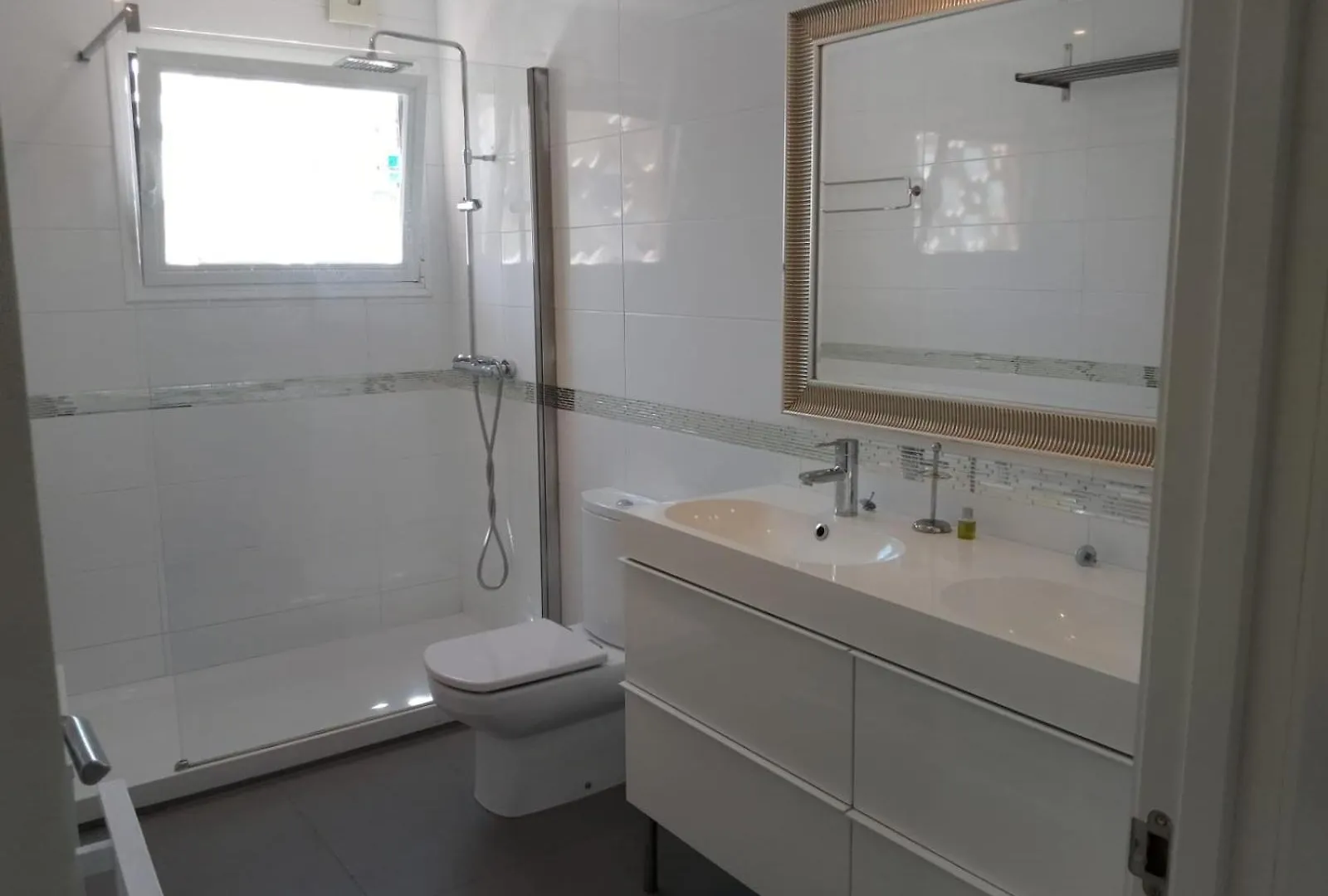 Apartamento Con Parking Gratuito A 500 M De La Playa Torre Del Mar Spain